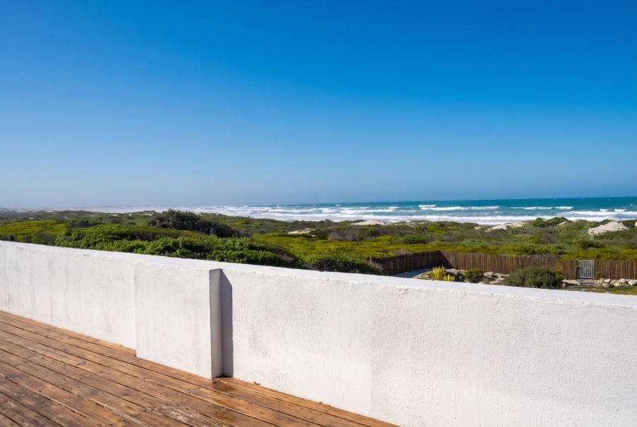 4 Bedroom Property for Sale in Struisbaai Western Cape